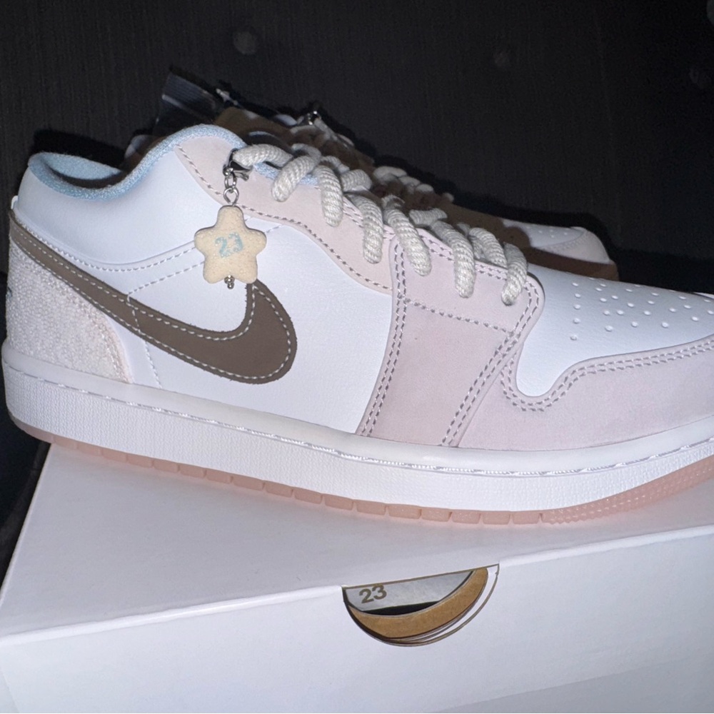 Air Jordan 1 low Women's Pink and White Sneakers - Picture 6 of 16
